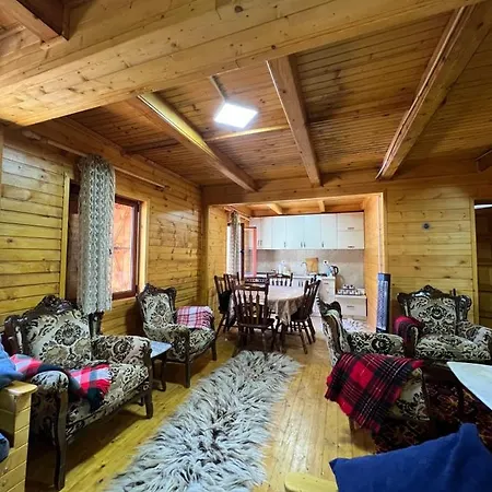 Kanadeze Razem Ferienhaus