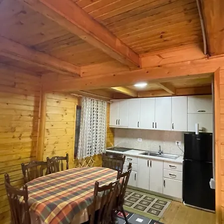 Kanadeze Razem Ferienhaus